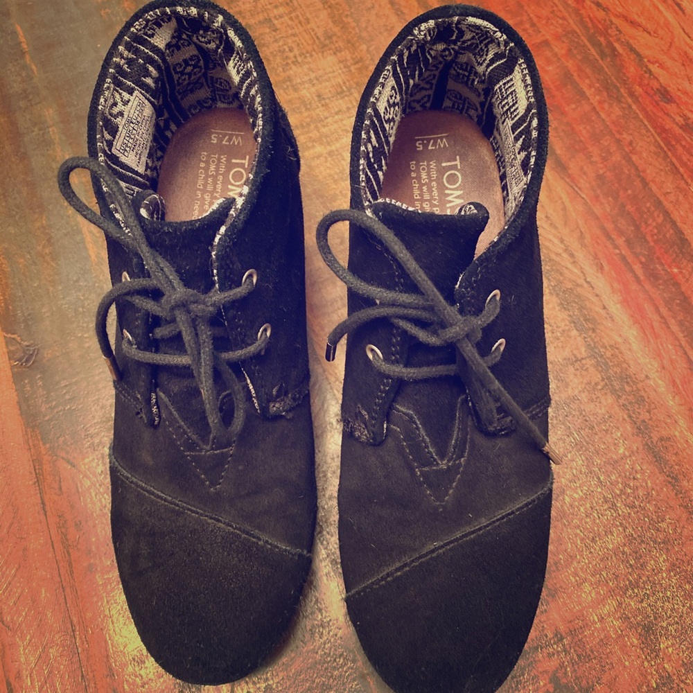 Black Tom’s Wedges